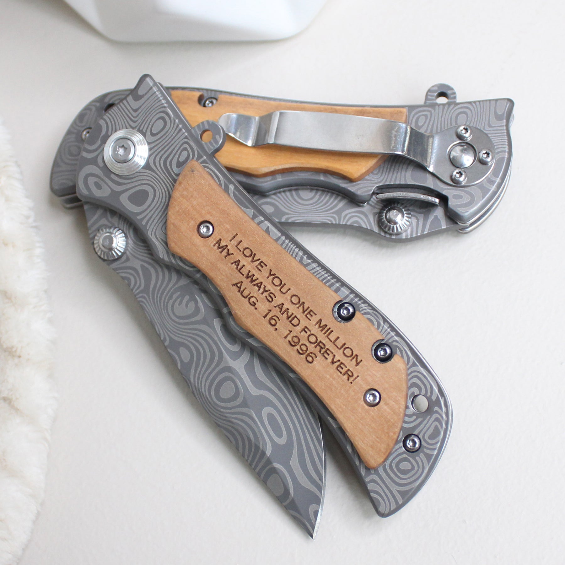 https://www.everythingdecorated.com/cdn/shop/products/personalizedknifegift.jpg?v=1668712853